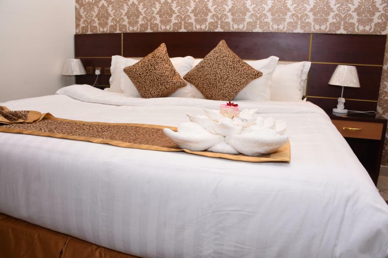 Pearl Palace Hotel Suits マディーナ エクステリア 写真