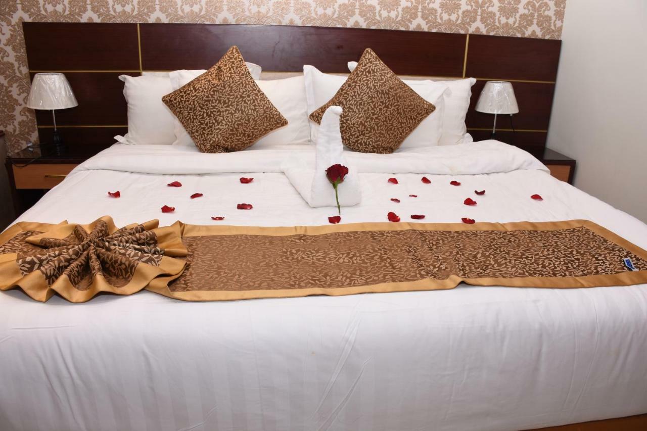 Pearl Palace Hotel Suits マディーナ エクステリア 写真