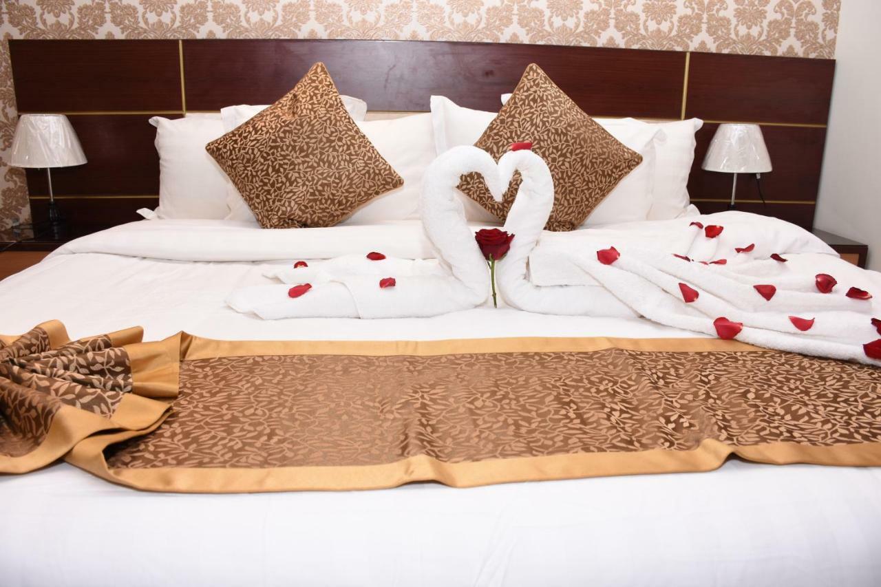Pearl Palace Hotel Suits マディーナ エクステリア 写真